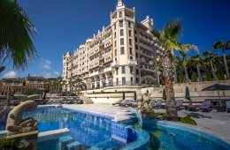 Pool Royal Castle (1)