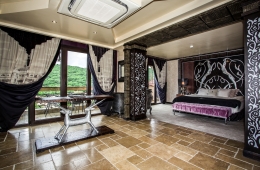 Studio-Deluxe-Royal-Castle-12