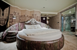 Studio Round Bad Royal Castle (7)